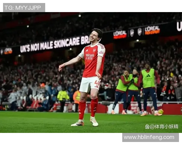 中超激战曼联与阿森纳战成平局绝杀瞬间引发全场狂欢与转会传闻